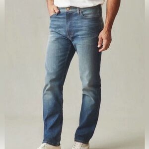 EUC American Giant Men’s Dakota Straight Jeans Size 32” x 32”